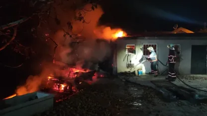 Alevlere teslim olan ev kullanılamaz hale geldi