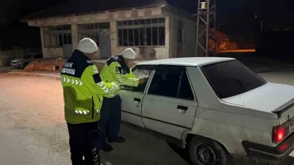 Trafik denetiminde kurallara uymayan sürücülere ceza yağdı