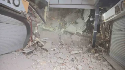 Aksaray Belediyesi’nin kontrolsüz yıkımı az kalsın dükkanları yıkıyordu