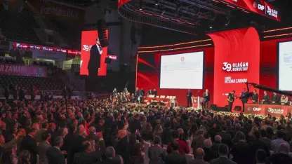 Özgür Özel, yeniden CHP Genel Başkanı seçildi