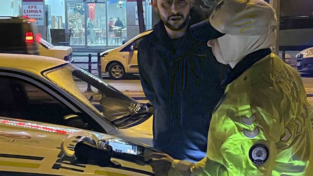 Alkolden ehliyetini kaptıran sürücü, yolu 15 kilometre uzatsa da kurtulamadı