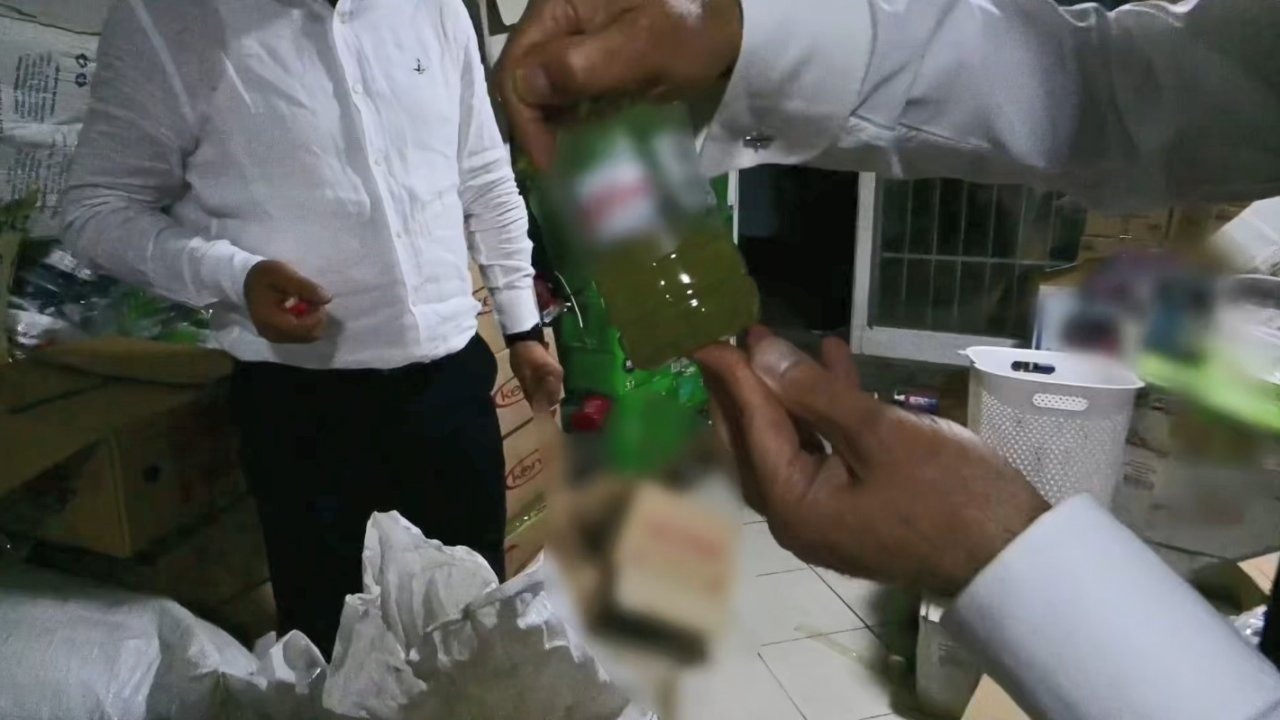 Bakan Yumaklı: &quot;Son tüketim tarihi geçmiş yaklaşık 30 ton gıda ürünü ele geçirilmiştir&quot;