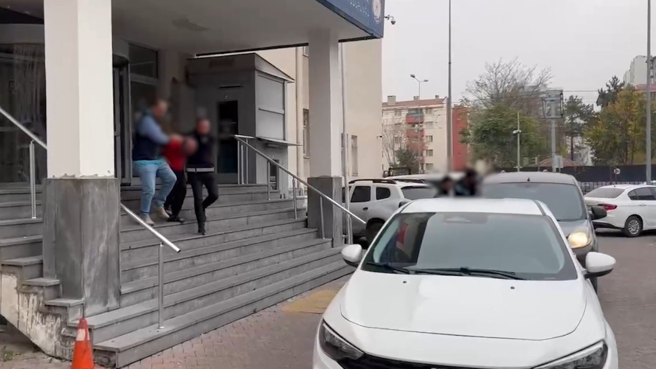 Evden hırsızlık yapan 2 şüpheli yakalandı