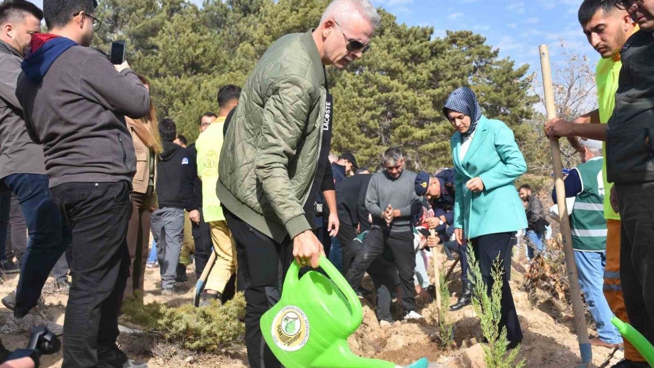 Karaman’da ‘Milli Ağaçlandırma Günü’nde 5 bin fidan toprakla buluşturuldu