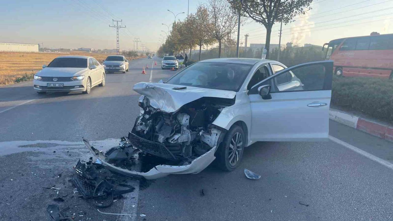 Karaman’da tırla otomobil çarpıştı: 1 yaralı