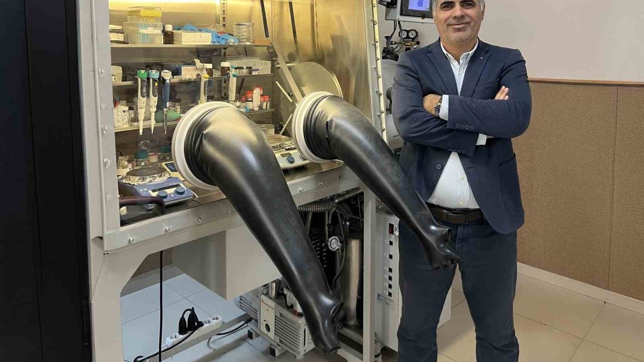 KMÜ’lü akademisyene &quot;Çevre ve Enerji Uygulamaları&quot; kategorisinde birincilik ödülü