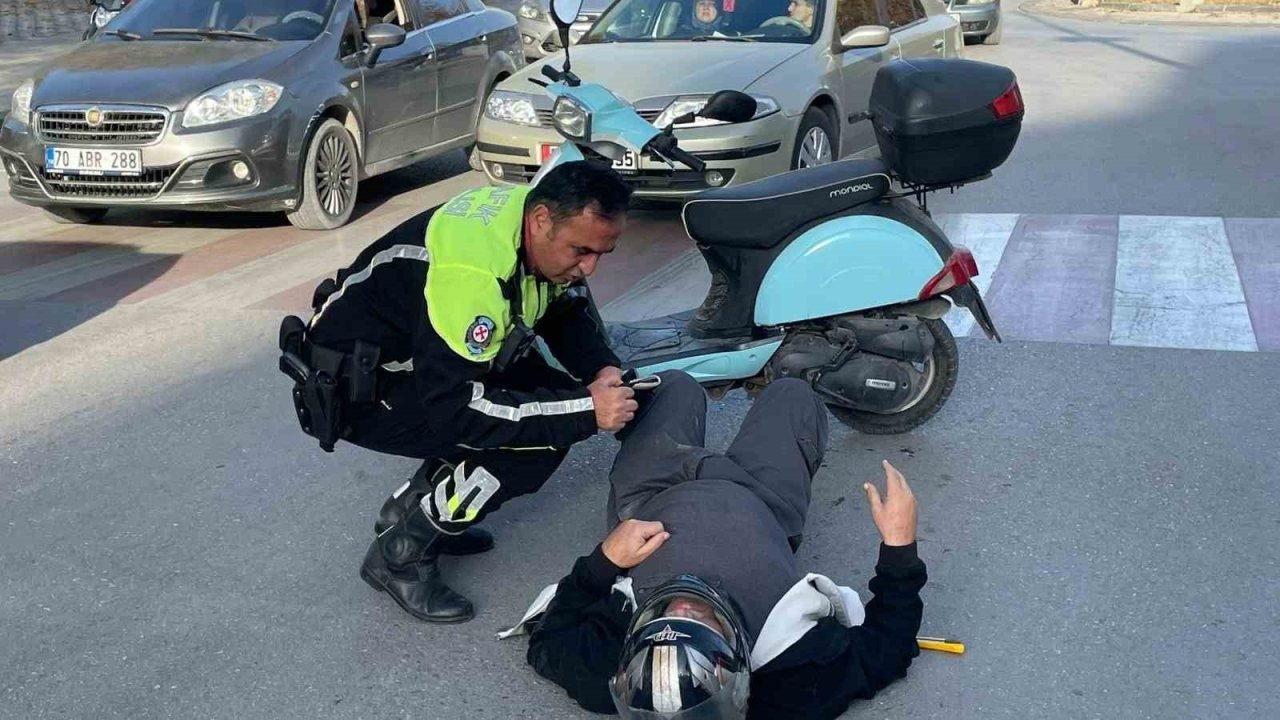 Polis memuru ambulans gelene kadar yaralının başından ayrılmadı