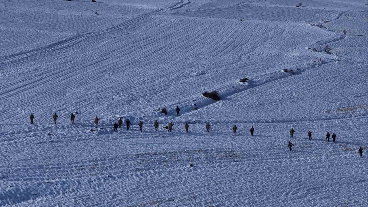 Sivas’ta 8 gündür kayıp olan yaşlı adamı arama çalışmaları sürüyor