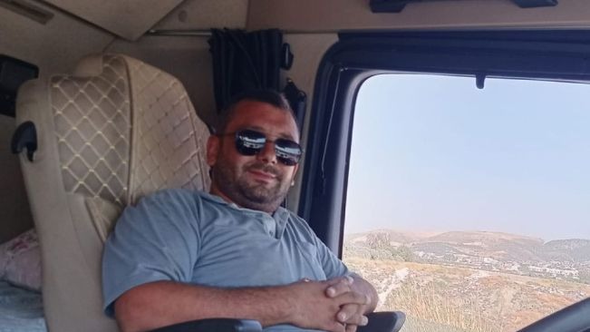 Tır şoförü aracında ölü bulundu