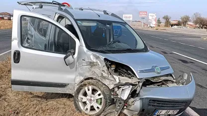 Hastaneden dönen karı koca kaza yapıp hastanelik oldu
