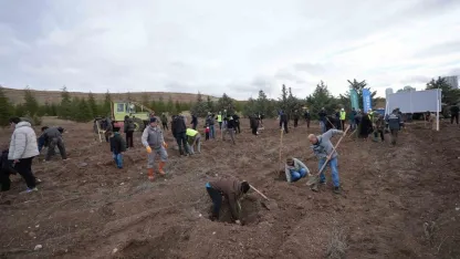 TUSAŞ şehitleri anısına binlerce fidan toprakla buluştu