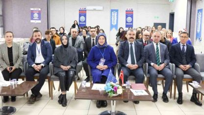 Genç kadınlar dijital dünyada güçleniyor