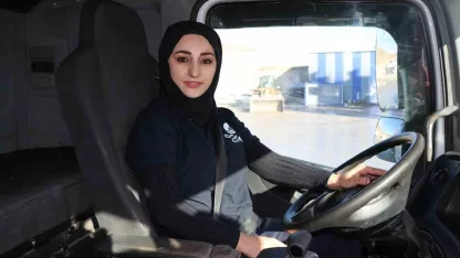 ‘Kadınsın yapamazsın’ dediler, şimdi tır şoförlüğü yapıyor