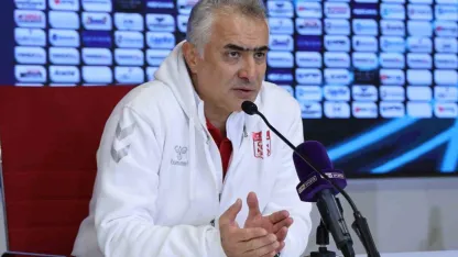Mehmet Altıparmak: "Hakem formsuzdu ve kötü maç yönetti"