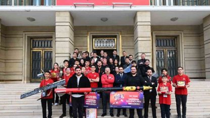 TEKNOFEST’te derece elde eden öğrenciler Vali Aksoy’u ziyaret etti