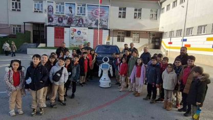 İlkokul öğrencilerine TOGG ile yerli ve milli robot tanıtıldı