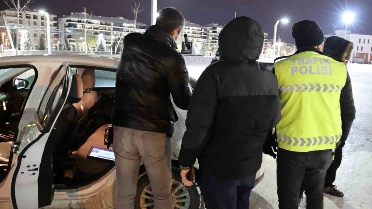 Drift atan 2 sürücüye 111 bin lira ceza kesildi