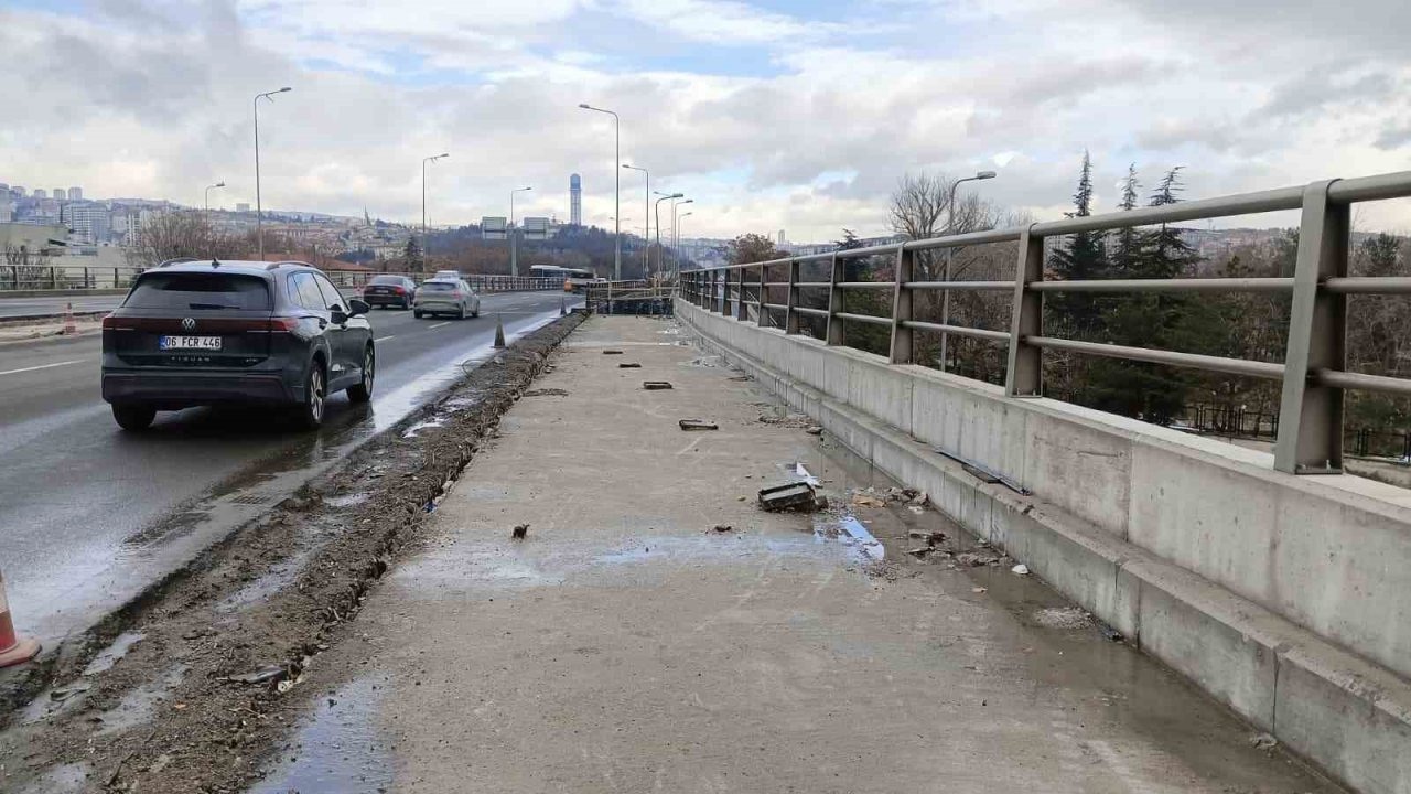 Fatih Köprüsü’ndeki açık inşaat alanı, ana arterdeki trafiği tehlikeye sokuyor