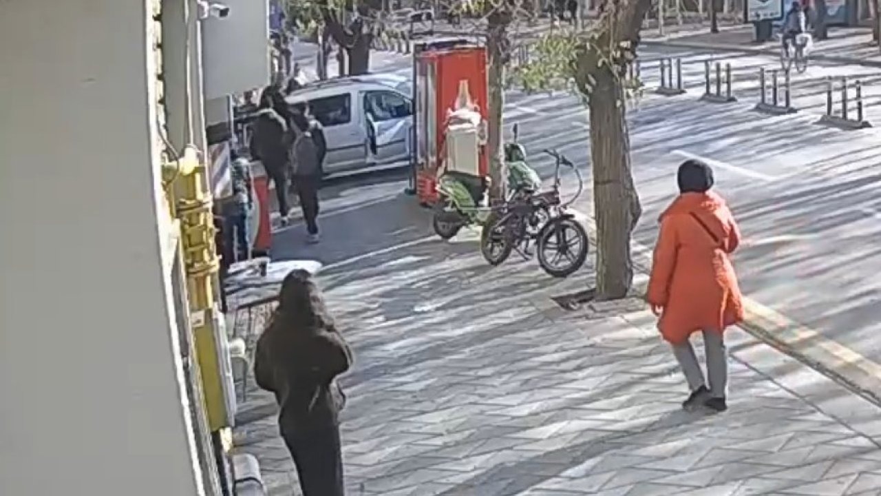 Kadınlar arasında çıkan kavga kameraya yansıdı