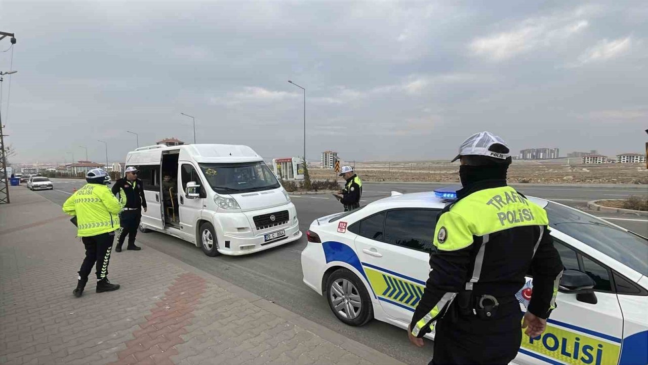 Karaman’da okul servislerine yönelik denetimler devam ediyor