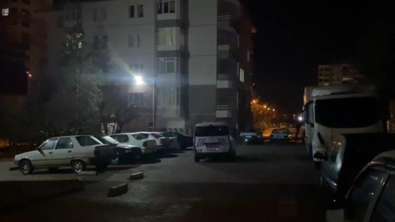 Kayseri’de ekipler 1 saat arayla yaşanan farklı olaylarda bıçakla yaralanan 2 şahsı araçta buldu