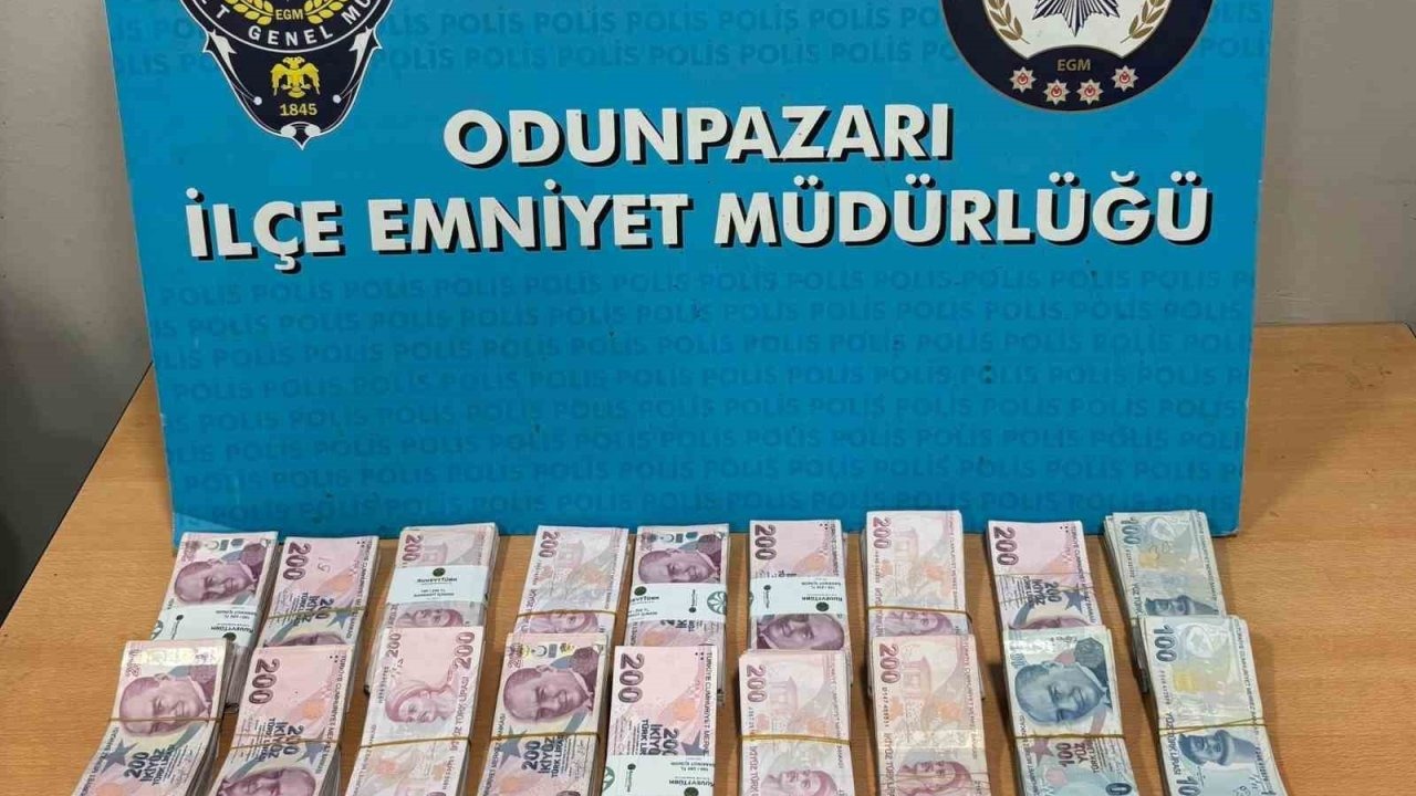 Kendini polis olarak tanıtıp 316 bin 700 TL’lik ziynet eşyasını dolandırdı, kısa sürede yakalandı