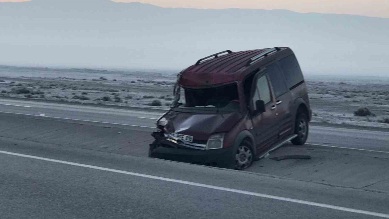 Konya’da hafif ticari araç takla attı: 1 yaralı