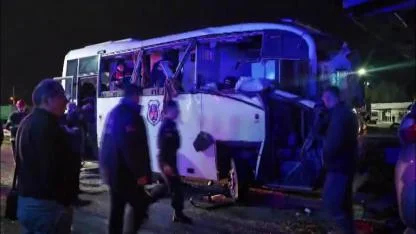 Amasya’da Mahkûm Midibüsü ve Tırın Karıştığı Zincirleme Kaza: Çok Sayıda Yaralı
