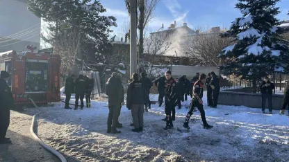Müstakil evde yangın çıktı, mahsur kalan yaşlı adamı itfaiye kurtardı