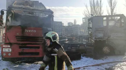 Ankara’da yediemin otoparkındaki tır yangını kontrol altına alındı