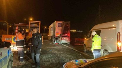 Ankara’da tıra çarpan aracın sürücüsü hayatını kaybetti