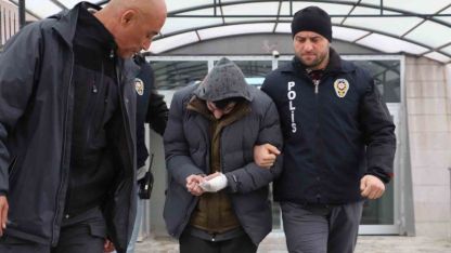 Üvey babasını bıçakla ağır yaralayan şahıs tutuklandı