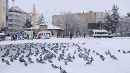 Karaman’da kar yağışı sevindirirken kartpostallık manzaralar oluştu