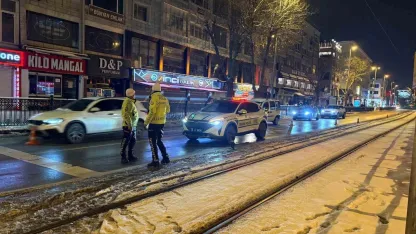 Otomobil yayaya çarptı: 1 ağır yaralı