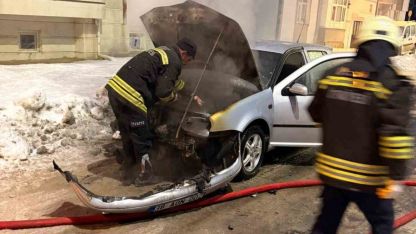 Yozgat’ta otomobil alev alev yandı
