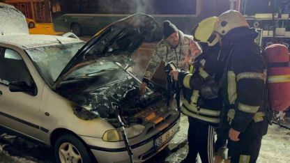 Oto tamircisinden yeni çıkardığı otomobili alev aldı