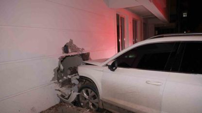 ’Dur’ ihtarına uymadı, kaza yapınca durmak zorunda kaldı