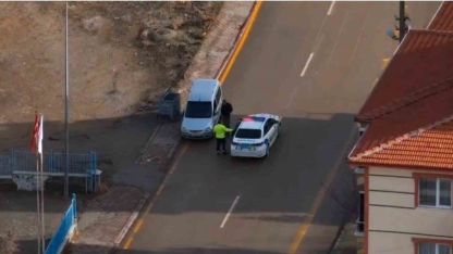 Trafik uygulamasından kaçtı, havadan yapılan sıcak takiple yakalandı: Sürücüye ceza yağdı