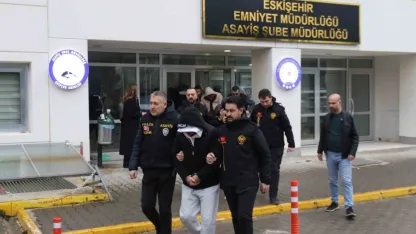 Eskişehir’daki fuhuş operasyonunda 8 tutuklama