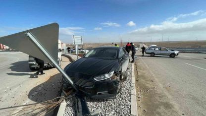 Karaman’da ters yöne giren otomobil kazaya yol açtı