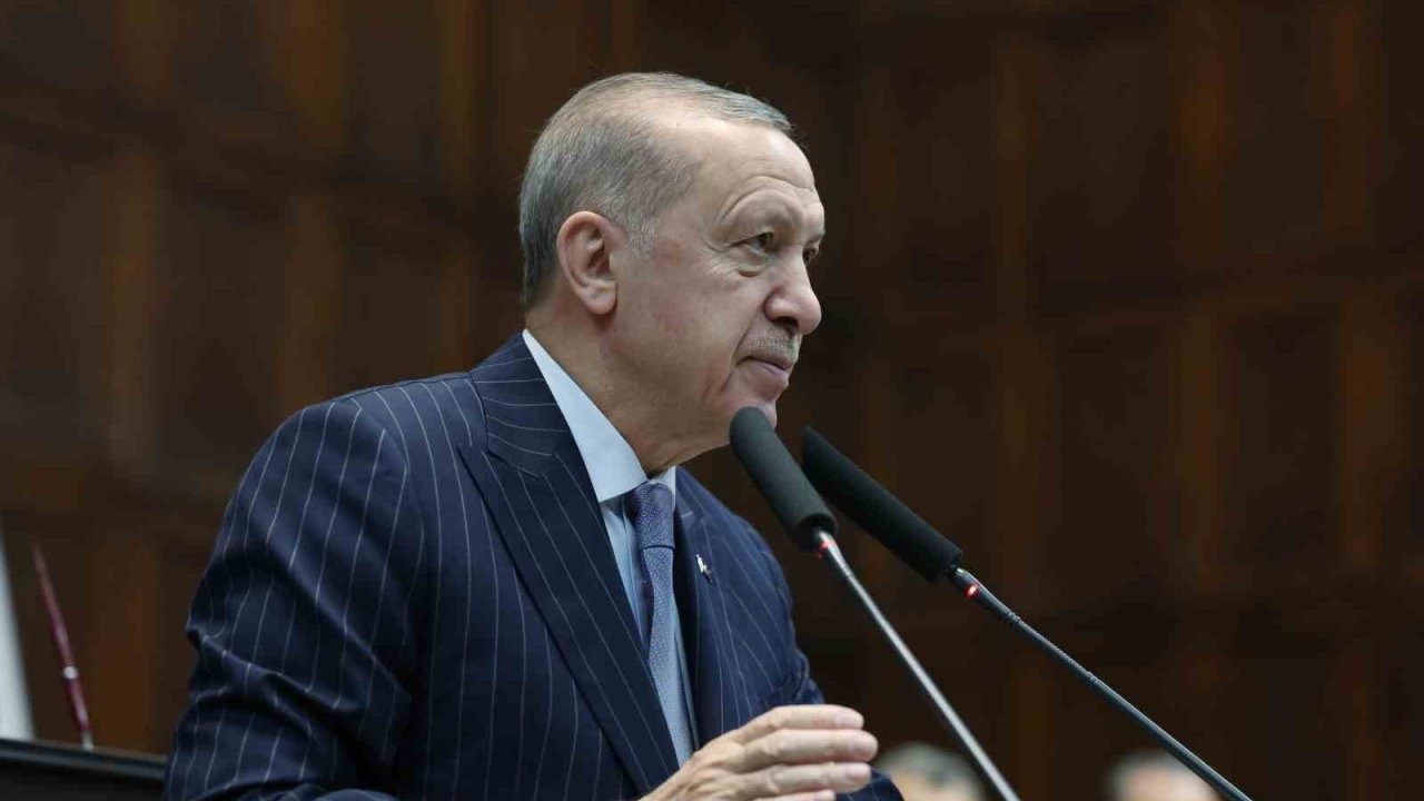 Cumhurbaşkanı Erdoğan: "Meydanlarda vaat yağmuruna tutup bugün başkent Ankara’ya su bile veremeyen beceriksizlerin insafına bu milleti bırakmayacağız" (1)