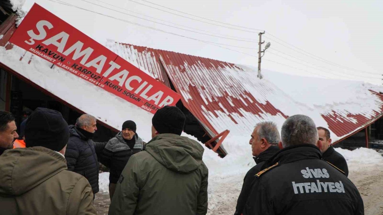 Kar kütleleri sundurmaları çökertti, Başkan Uzun sahada inceleme yaptı