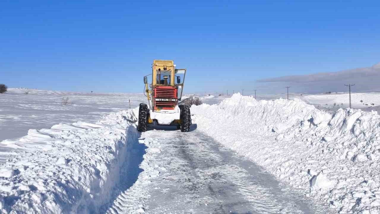 Kayseri’de 14 mahalle yolu ulaşıma kapalı