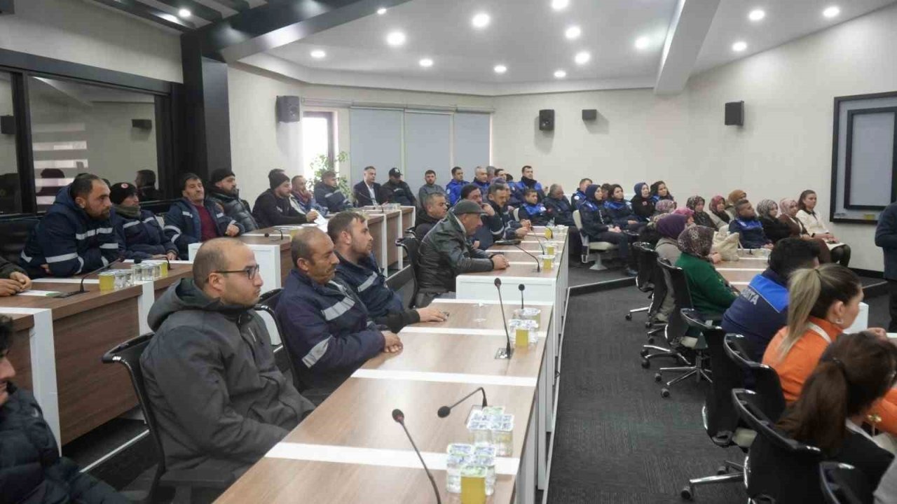 Niğde Belediyesi personeline ’sanal kumar’ farkındalık eğitimi