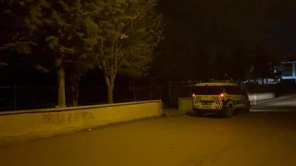 Okul bahçesinde kanlı saldırı: Baba darbedildi, oğlu bıçaklandı