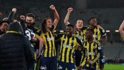 Fenerbahçe, Süper Kupa’yı coşkuyla kaldırdı