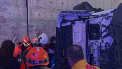 Çankırı’da devrilen tırdaki 4 kişi yaralandı