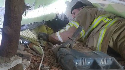 Enkaz altında hafızalara kazınan anlar: "Çay içelim" teklifi ve küçük Zehra’nın kurtuluşu