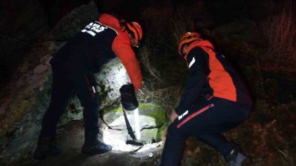 Define bulmak için girdikleri sarnıçta mahsur kalan 3 kişi, 4 saatte kurtarıldı