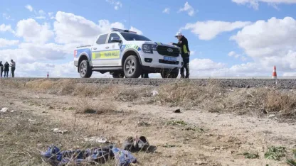 Karaman’da gelincik toplarken otomobilin çarptığı yaşlı kadın hayatını kaybetti